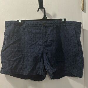 Old Navy Eyelet Shorts in Navy. Size 14, 3 inch inseam.
